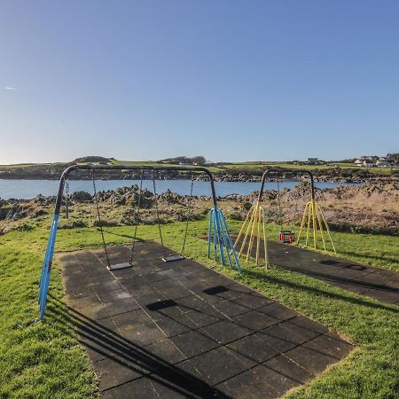 The Clamshell Apartment Isle of Whithorn Exterior photo
